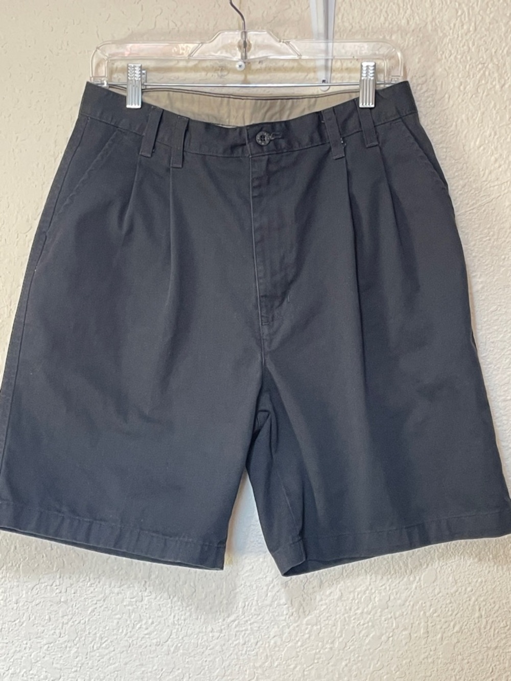 Brittania By Levi Straus Men's Black Shorts. NWOT. Size 32.